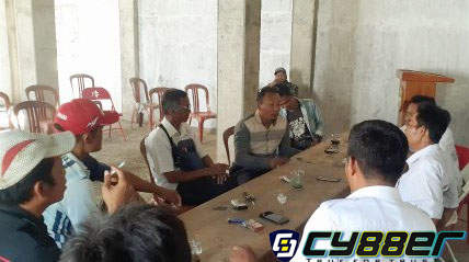Diduga Gelapkan Urdes, Masyarakat Datangi Kantor Desa Baregbeg